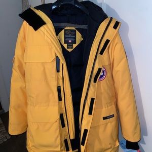 NWT CANADA GOOSE MENS EXPEDITION JACKET M